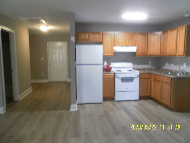 Building Photo - 205 Brooks Blvd