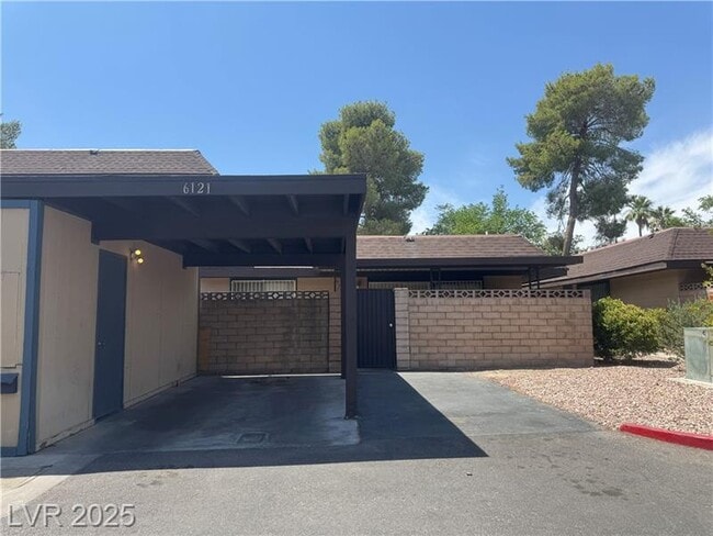 Building Photo - 6121 Meadow Haven Ln