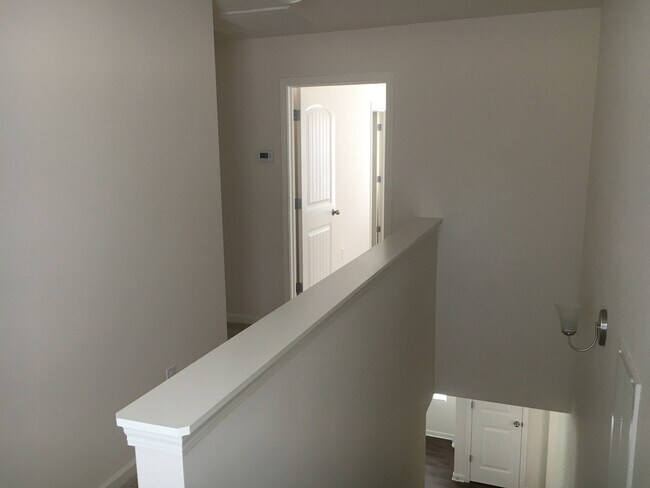 Building Photo - Doss Ferry Community in Kimberly Al  2 story house built 2017, 3 Bedroom, 2.5 bathroom house with...