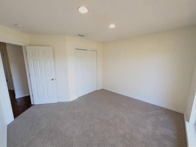 Building Photo - 7300 Rexford St