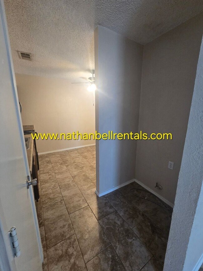 Building Photo - Sugar Creek Apartments