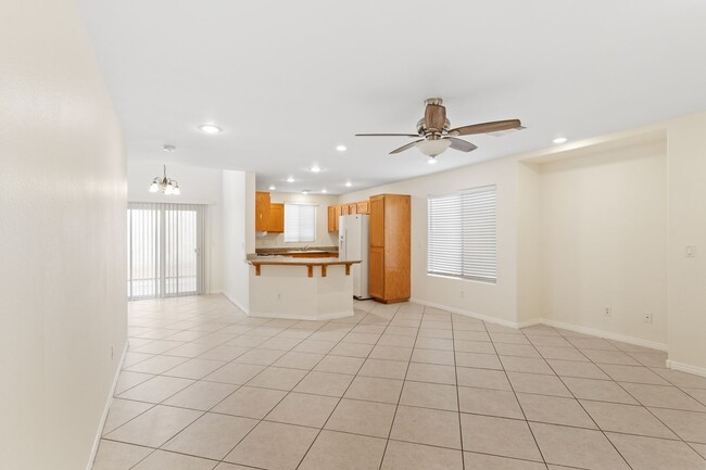 Building Photo - 7268 Vinca Rd