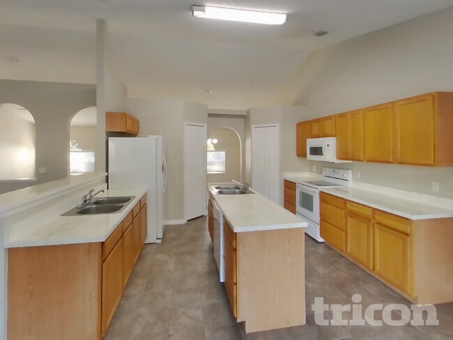 Building Photo - 9297 Oak Grove St