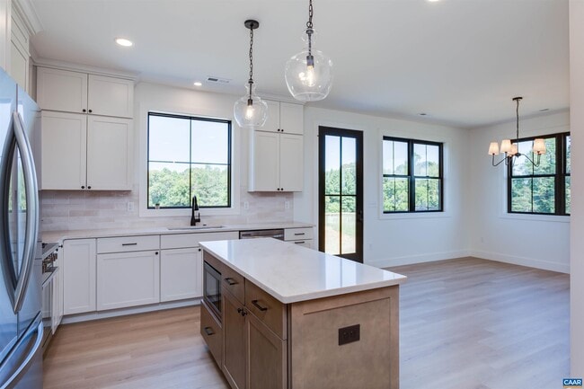 Building Photo - 91 Willow Creek Dr