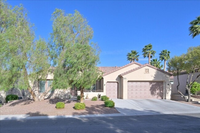 Building Photo - Rental Home with Large Pool