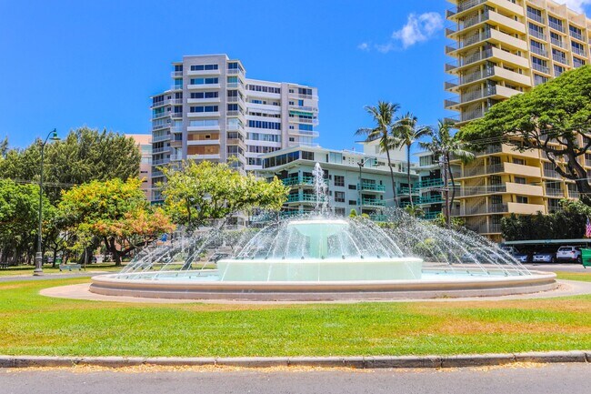 Building Photo - 2957 Kalakaua Ave