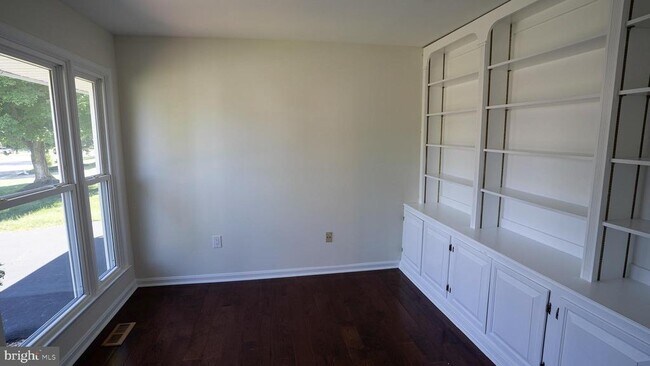 Building Photo - 10854 Monticello Ct