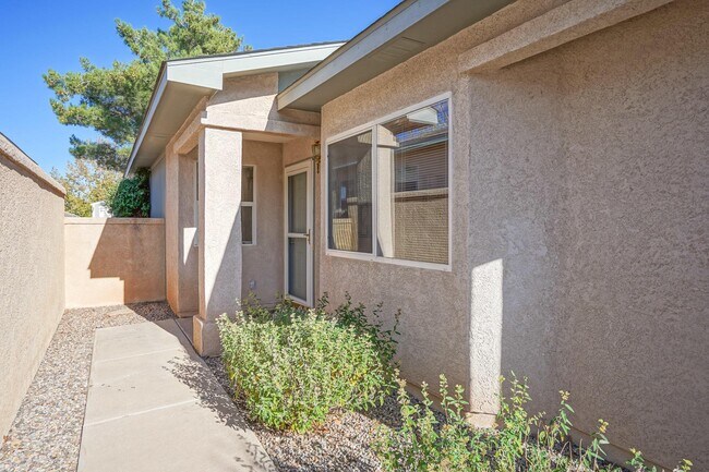 Building Photo - 3146 Chama Meadows Dr NE