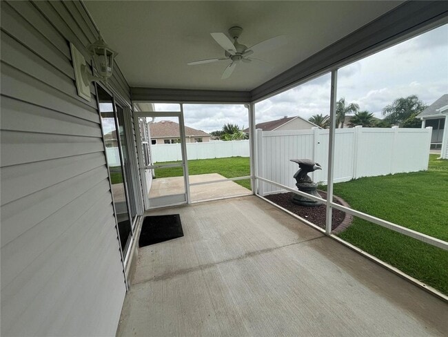 Building Photo - 12054 NE 51st Cir