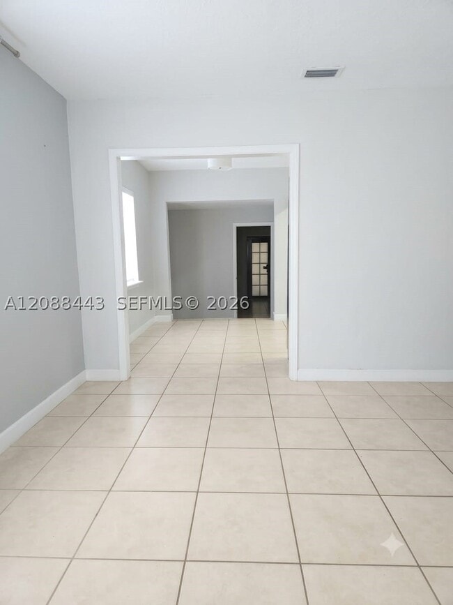 Building Photo - 325 SW 63rd Ave