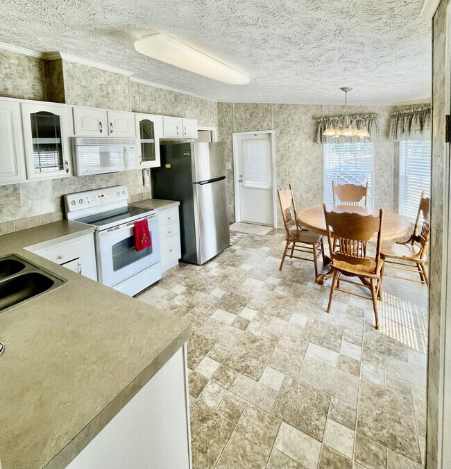 Building Photo - 19621 N Tamiami Trl