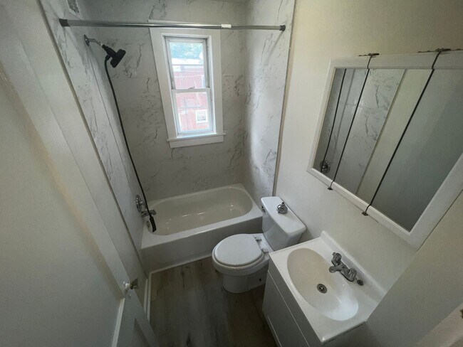 Building Photo - Gorgeously Remodeled 2BR Townhome w/ Garage in Upper Darby