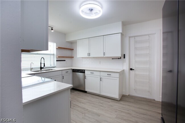 Building Photo - 18165 Baruch Dr