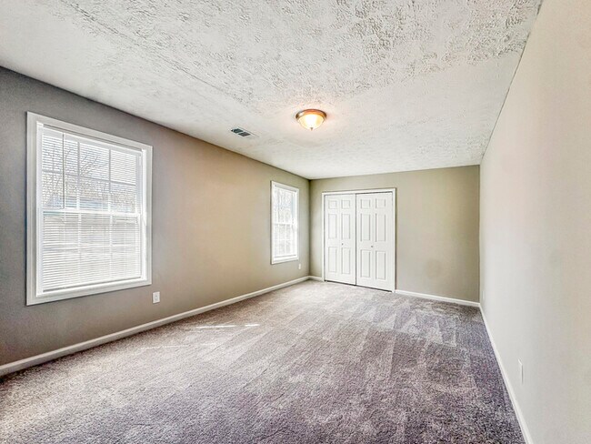 Building Photo - 7065 Merrywood Dr