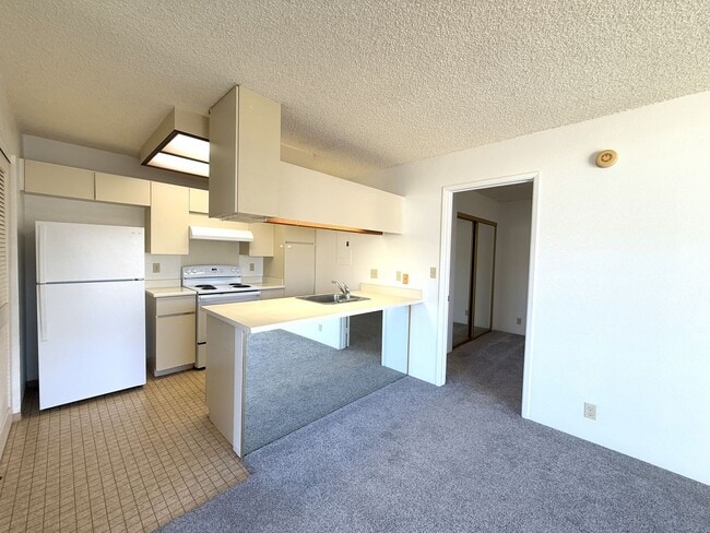 Building Photo - 94-1097 Paawalu St. #U4 - Hikino