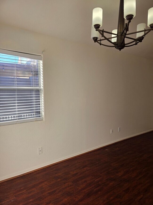 Building Photo - Beautiful 3BR 2BA Home w/ Private Pool • Pool + Covered Patio • Attached Garage in Phoenix