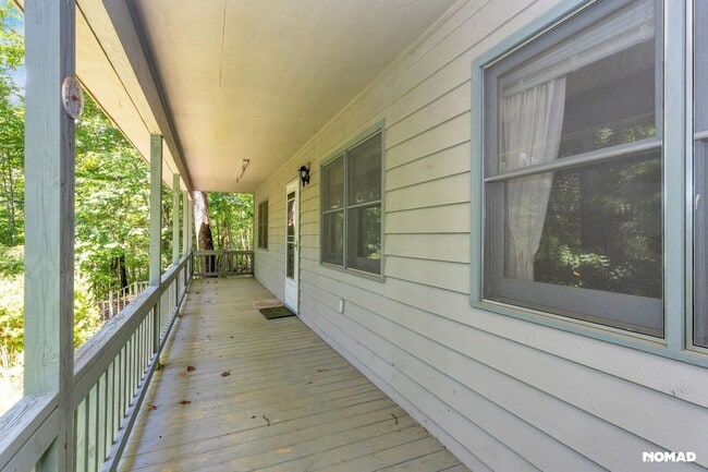 Building Photo - Peace & Beautiful 3BR House Near Rabun Gap...