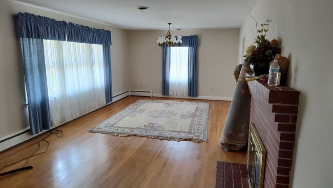 Building Photo - JARRETTSVILLE SINGLE FAMILY HOME ON WORKING FARM