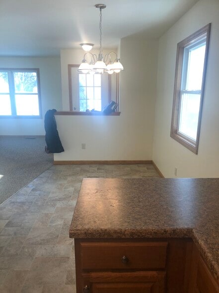 dining area - 102 River St