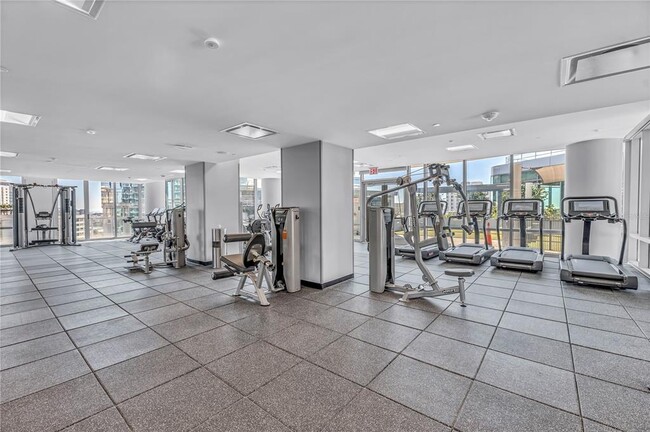 Building Photo - 400 Central Ave