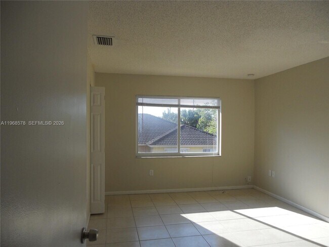 Building Photo - 22 SW 14th Terrace