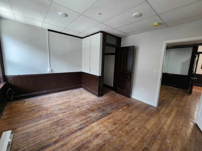 Building Photo - 10 Langdon St