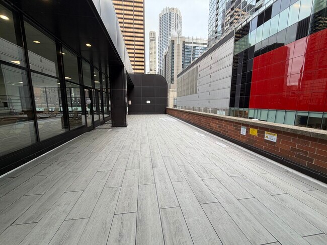 Building Photo - 211 E Ohio St