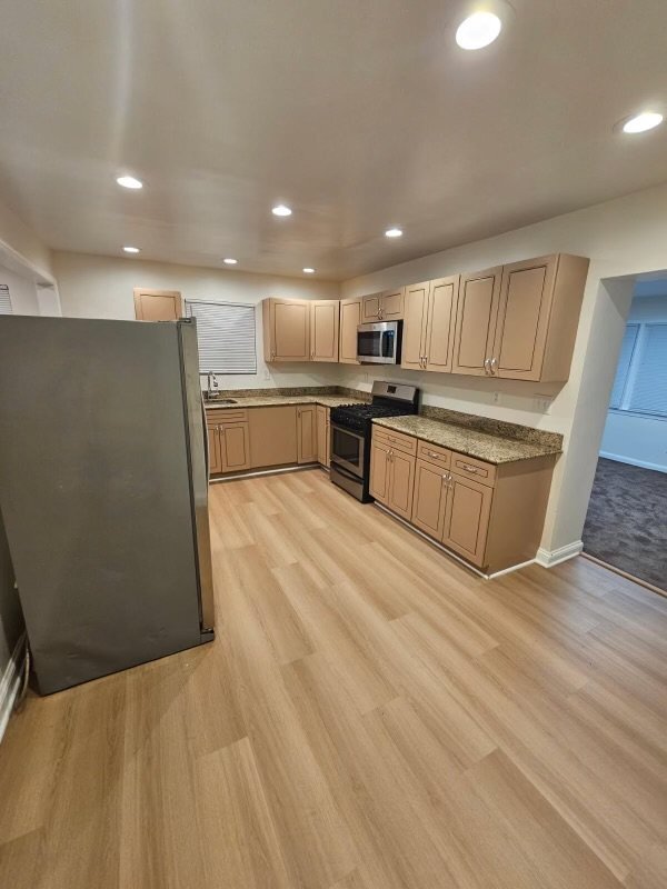 Building Photo - 2305 Oxon Run Dr