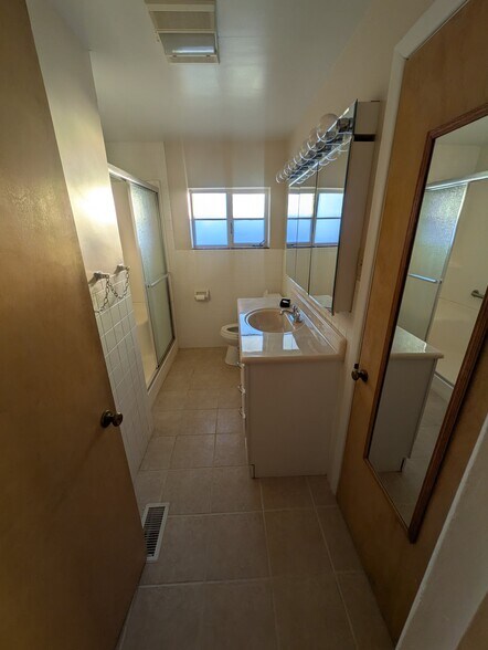 Building Photo - 852 Anaconda Ave