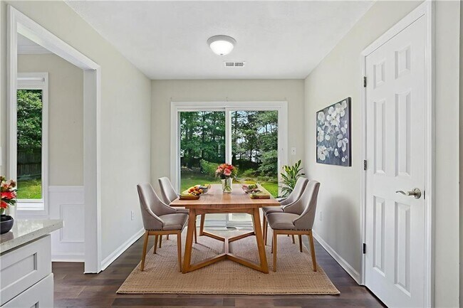 Building Photo - 3025 Andora Dr SW