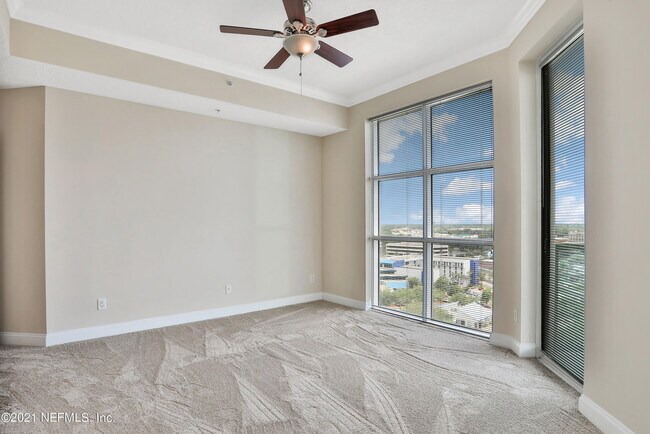 Building Photo - 1431 Riverplace Blvd