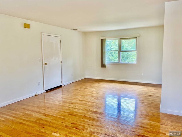 Building Photo - 48 Cortland Place, Unit 2 floor