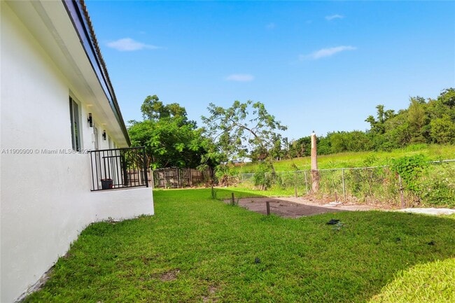 Building Photo - 19851 SW 79th Ave