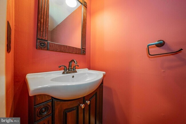 Building Photo - 403 Woodside Cir