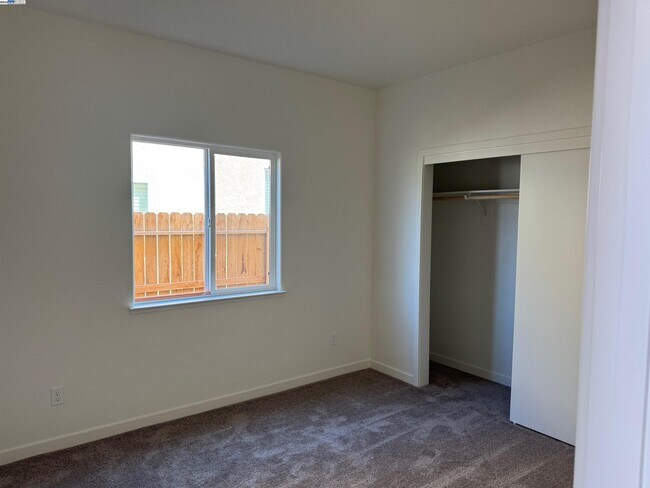 Building Photo - 4671 Irma Dr