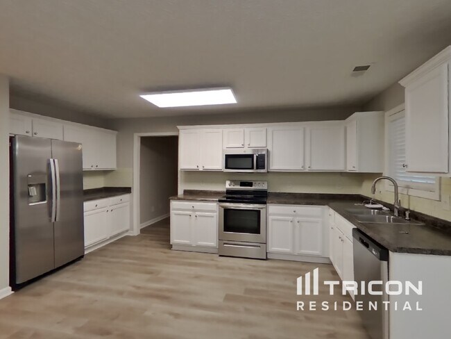 Building Photo - 5767 Union Pointe Dr