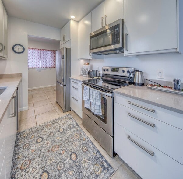 Building Photo - 32 S Ocean Breeze