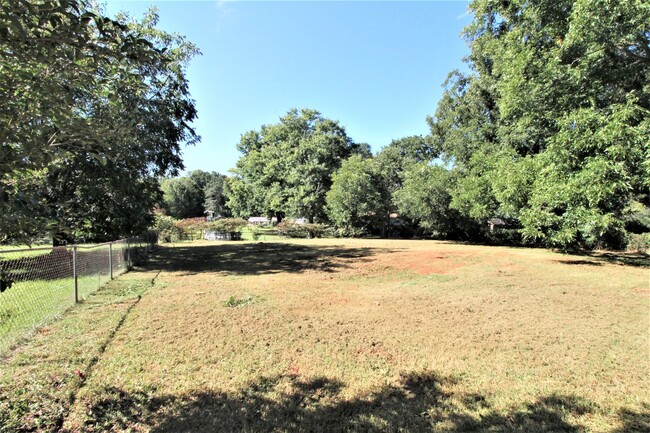 Building Photo - 3 Bedroom Ranch in Shelby