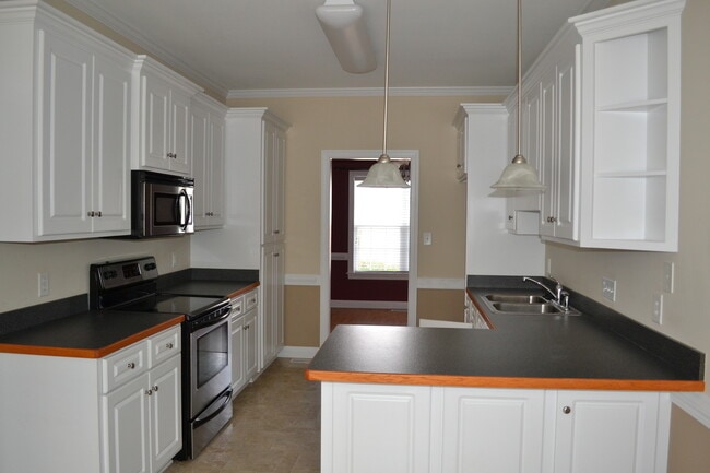 Building Photo - Dogwood Estates