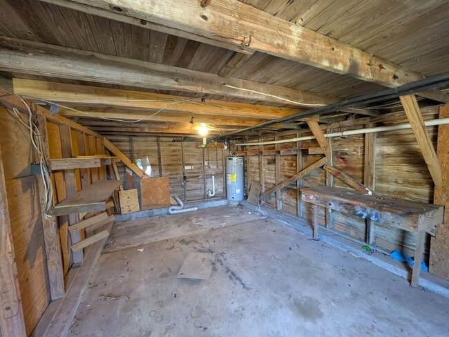Building Photo - 722 Ave C