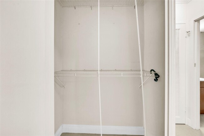 Building Photo - 3725 S Ocean Dr