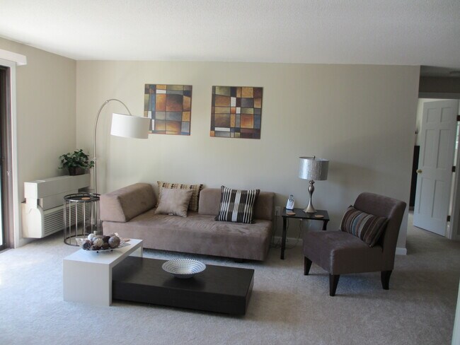 Living room - 25 Village Rock Ln