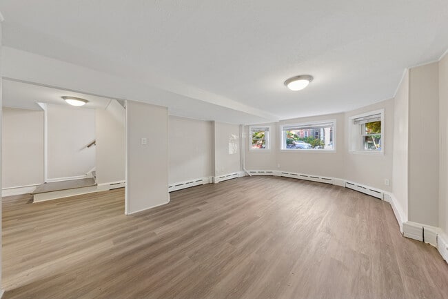 Building Photo - 3636 N Claremont Ave