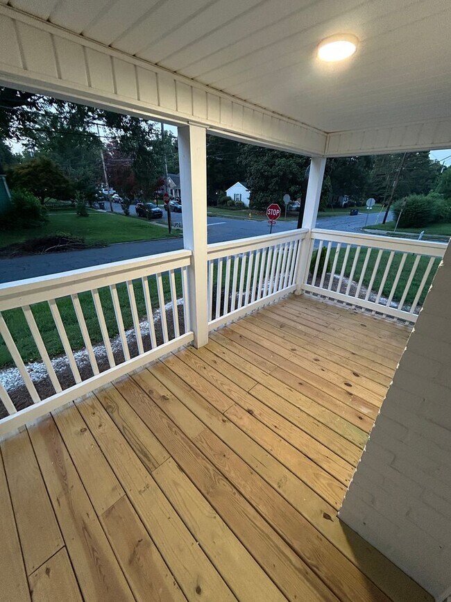 Building Photo - Available Now to View! Ardmore WS, 4 Bedro...
