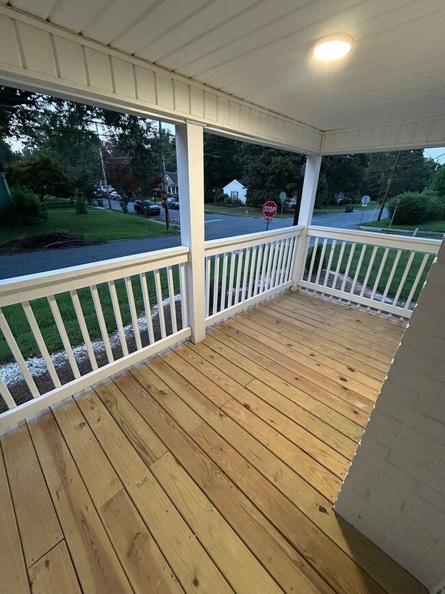 Building Photo - Available Soon! Ardmore WS, 4 Bedroom, 3 F...