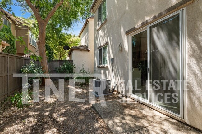 Building Photo - 5418 Washoe St