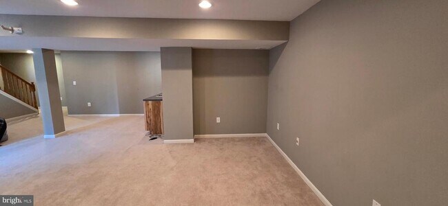 Building Photo - 25366 Vacation Pl