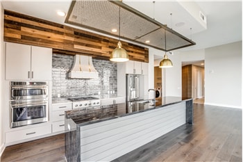 Building Photo - 9758 Katy Fwy