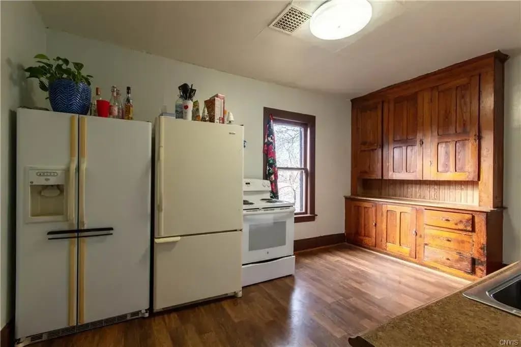 Kitchen - 307 Church St