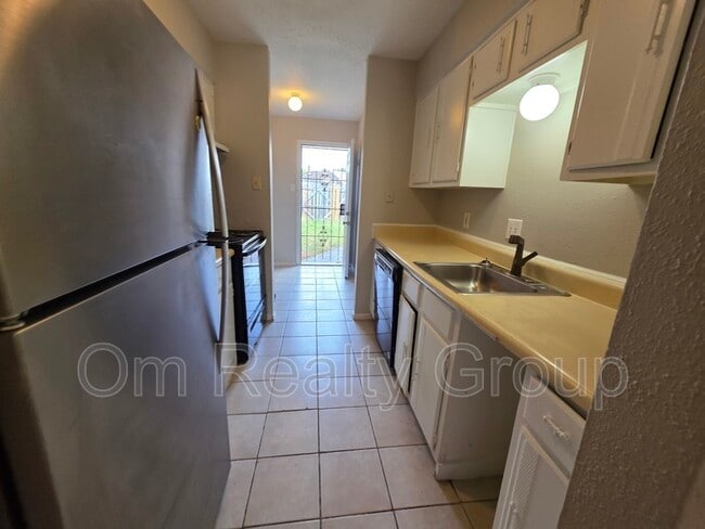 Building Photo - 12724 Shannon Hills Dr